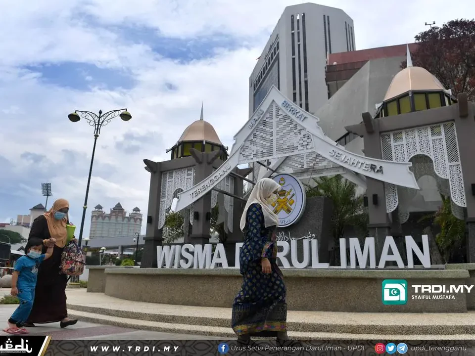 Ikhlas: Tarik Sokongan di Parlimen Atau Bubar DUN Terengganu?