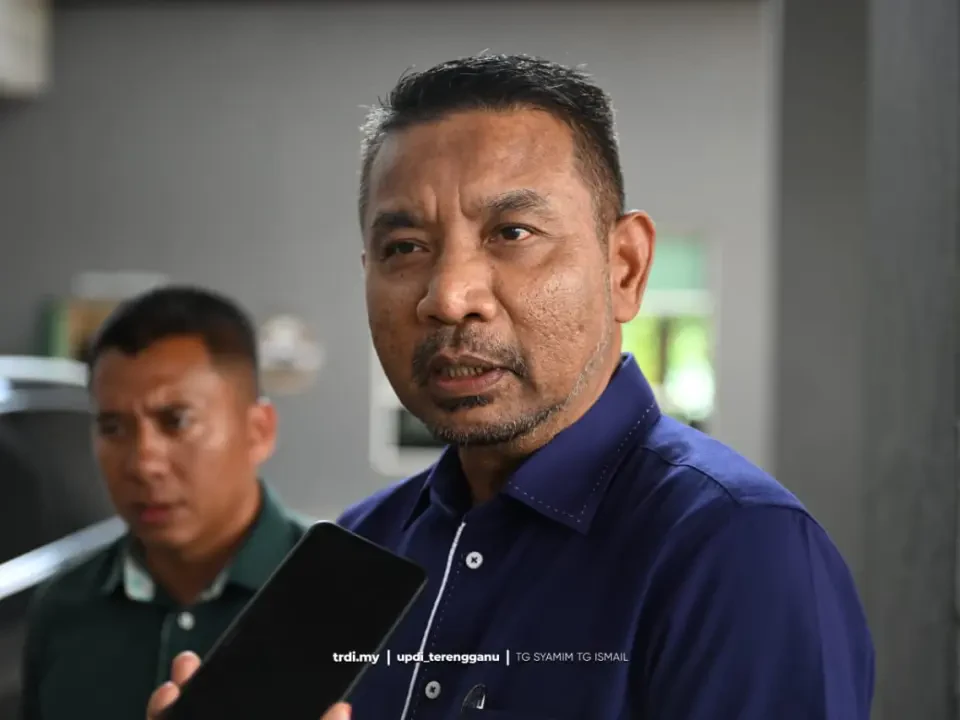 70 Peniaga Dipindah, Pemandangan Pantai Batu Buruk Kembali Terbuka - MBKT