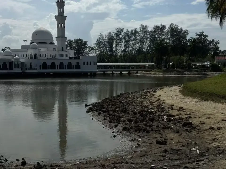 Kerajaan Negeri Peruntuk Hampir RM3 Juta Selenggara Masjid Terapung
