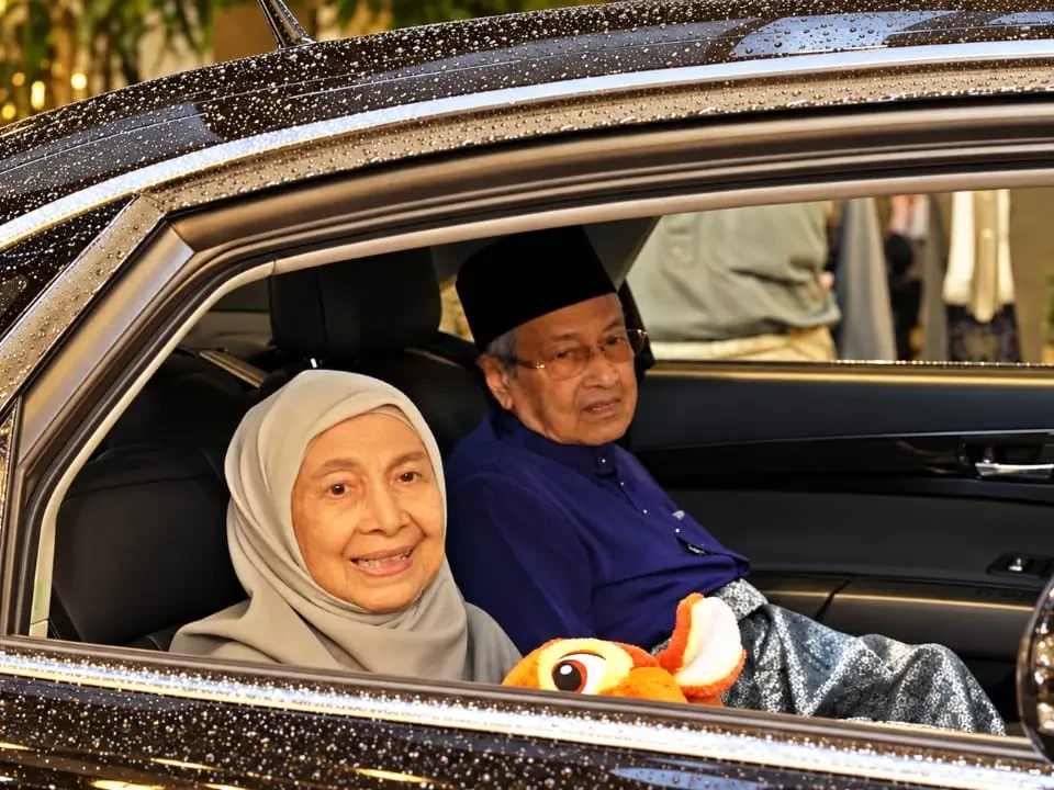 Tun Dr. Siti Hasmah: Seabad Kehidupan, Setia di Sisi Tun M